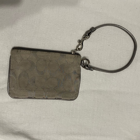 Coach wristlet - Picture 3 of 6